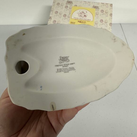 Vintage 1985, Precious Moments "Friends Never Drift Apart" Figurine - Picture 5 of 7